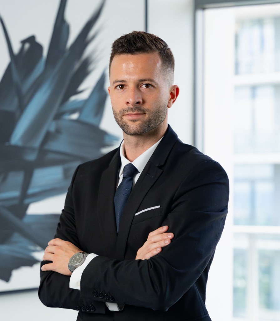 Julián Pons, asesor en Miami